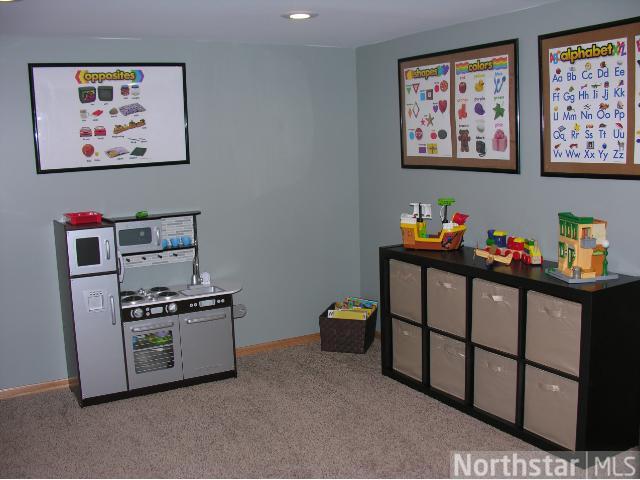 239 Twilite Ter, Circle Pines, MN 55014 photo 9