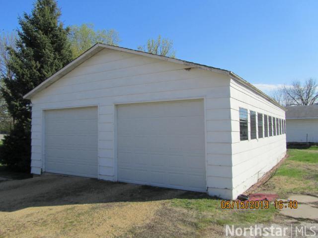 516 S 3rd St, Saint Peter, MN 56082 photo 12