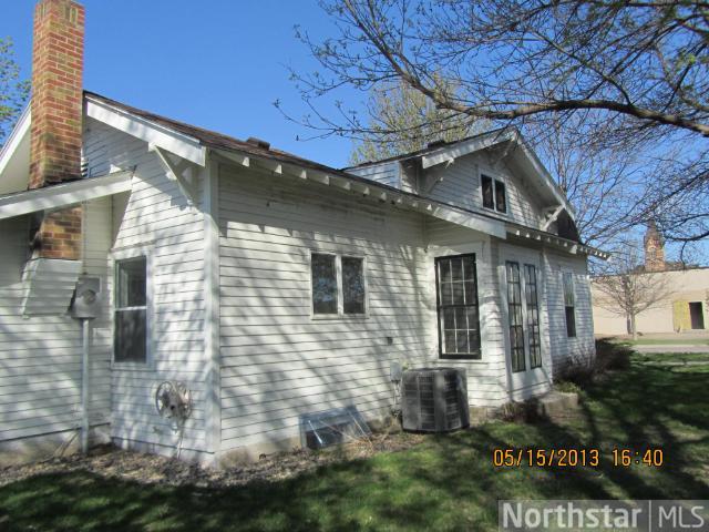516 S 3rd St, Saint Peter, MN 56082 photo 11
