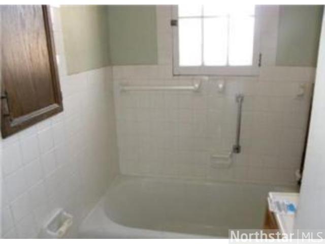 516 S 3rd St, Saint Peter, MN 56082 photo 7