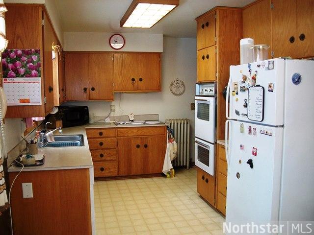 821 W Maple St, River Falls, WI 54022 photo 2