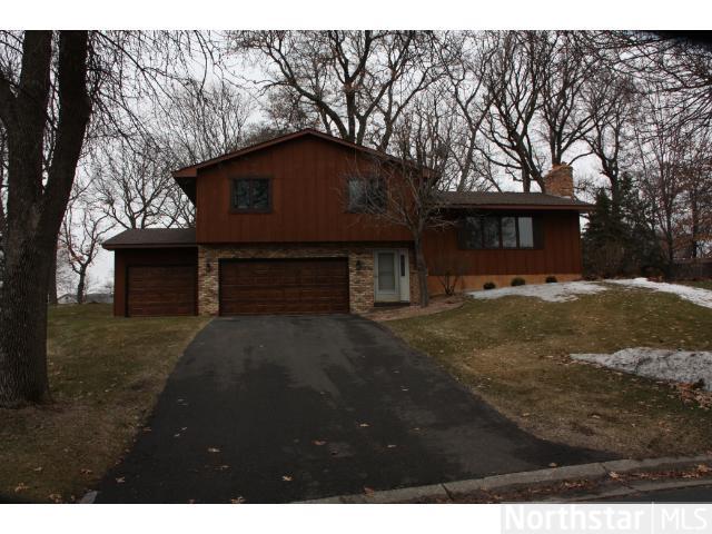 760 Larson Ct, Shoreview, MN 55126 photo 1