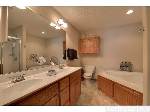 1042 Pinehurst Ln, Jordan, MN 55352 photo 12