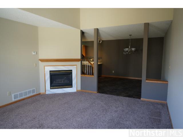 2067 Willow Cir, Hugo, MN 55038 photo 3