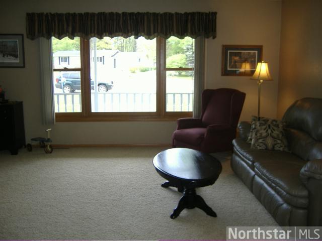 810 Paul Cir, Brainerd, MN 56401 photo 4