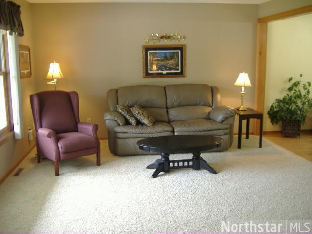 810 Paul Cir, Brainerd, MN 56401 photo 2