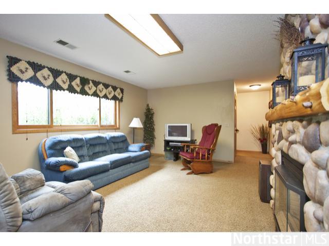 14724 Lynndale Dr, Baxter, MN 56425 photo 9