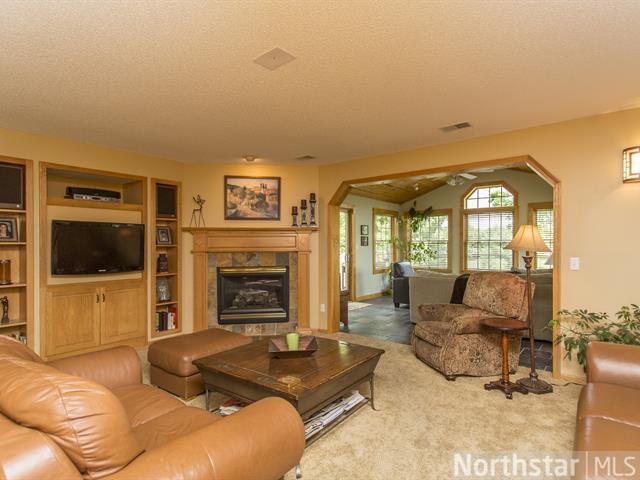 11104 Blazingstar Ct, Champlin, MN 55316 photo 6