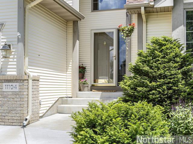 11104 Blazingstar Ct, Champlin, MN 55316 photo 2