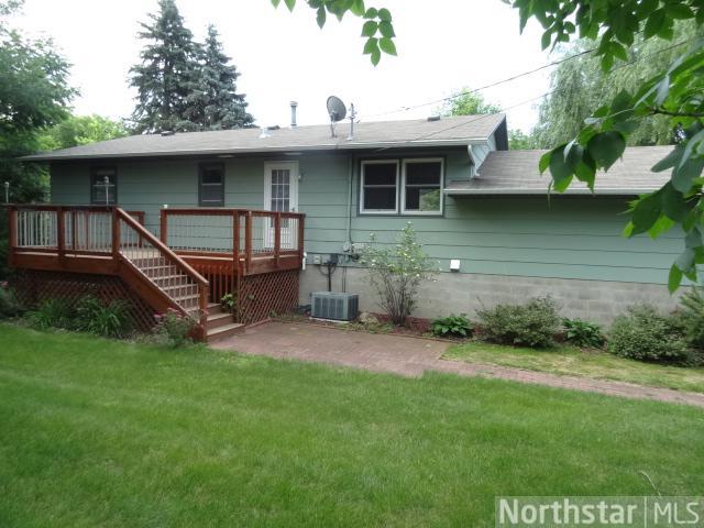 607 9th E St, Northfield, MN 55057 photo 2