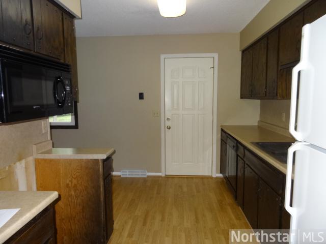 607 9th E St, Northfield, MN 55057 photo 3