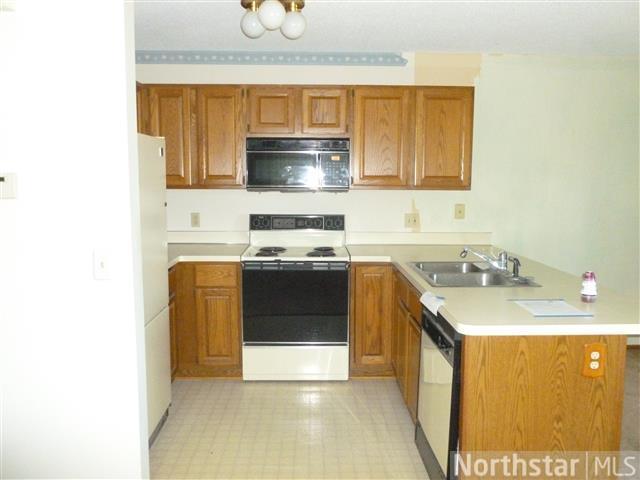 8563 S Pond Trl, Champlin, MN 55316 photo 9