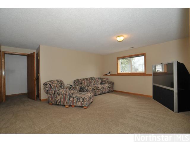 1438 Applegate Ln, Shakopee, MN 55379 photo 11