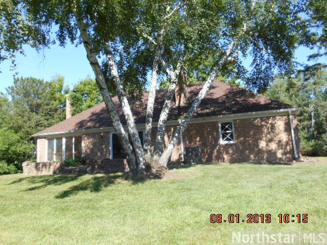 18627 Heathcote Dr, Wayzata, MN 55391 photo 2