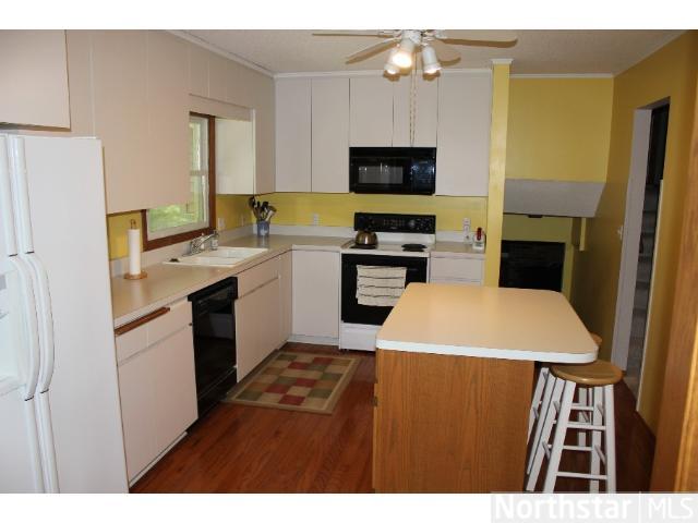 1731 Cherry Ln, Saint Cloud, MN 56304 photo 2