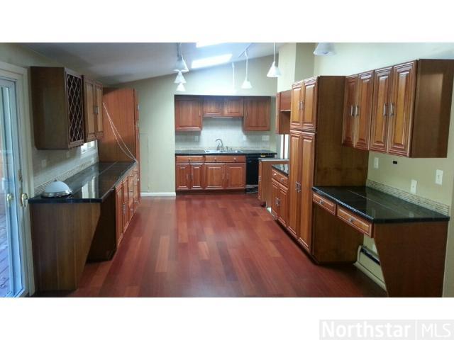 690 Glencoe Rd, Excelsior, MN 55331 photo 2