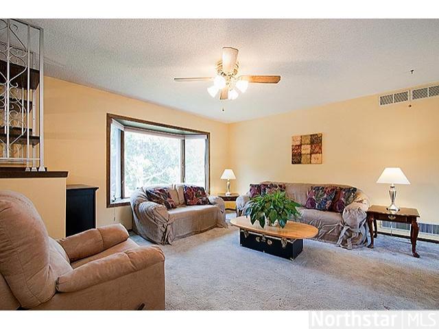 2560 3rd E Ave, Saint Paul, MN 55109 photo 2