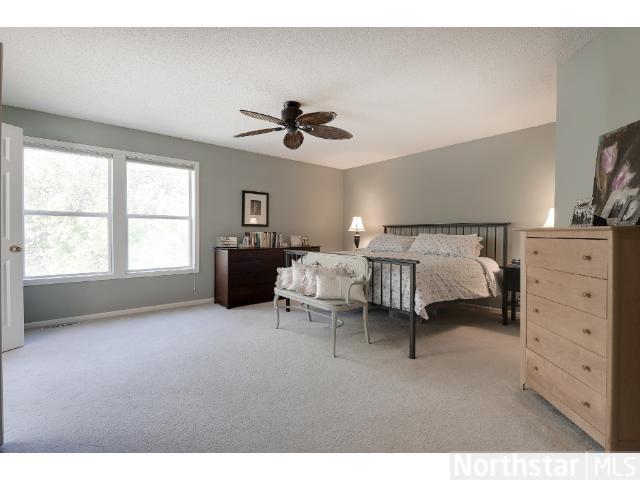 2758 Simons Dr, Chaska, MN 55318 photo 8