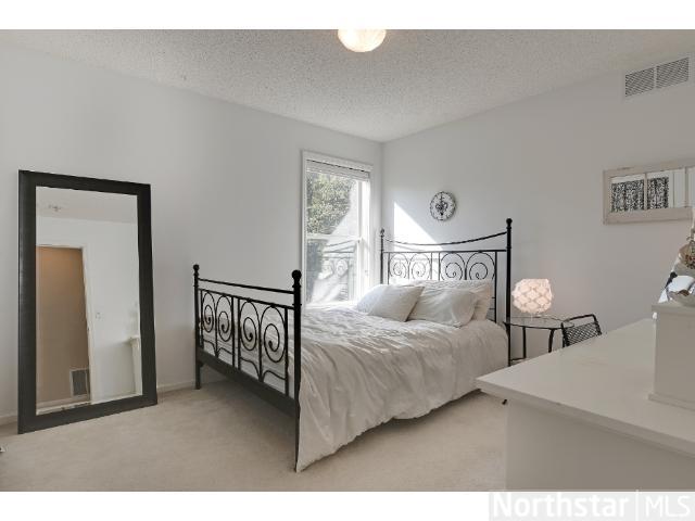 2758 Simons Dr, Chaska, MN 55318 photo 10
