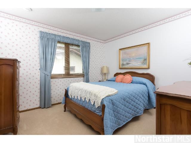 5547 E Danube Rd, Minneapolis, MN 55432 photo 9