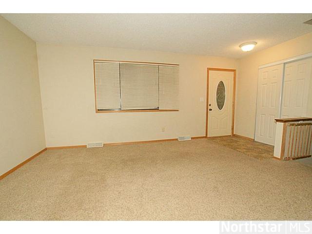 105 12th Nw St, Faribault, MN 55021 photo 3