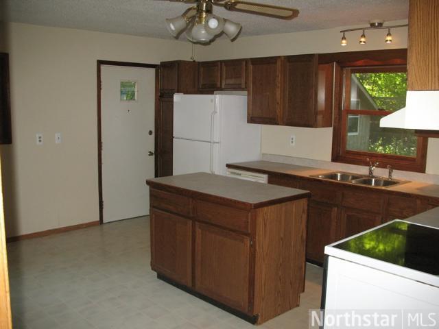 2192 Chateau Ln, Mound, MN 55364 photo 4