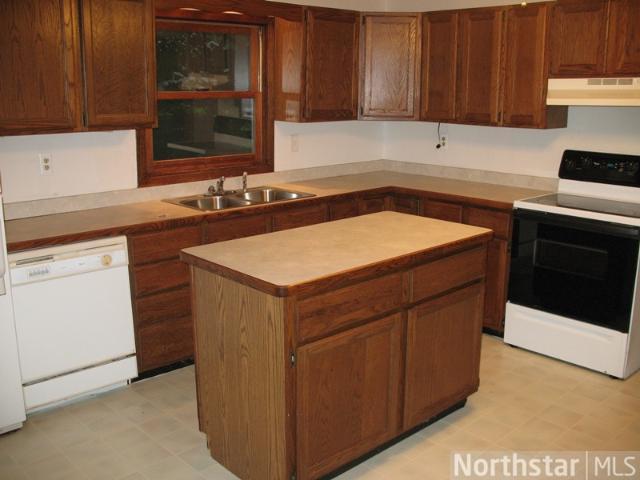 2192 Chateau Ln, Mound, MN 55364 photo 3