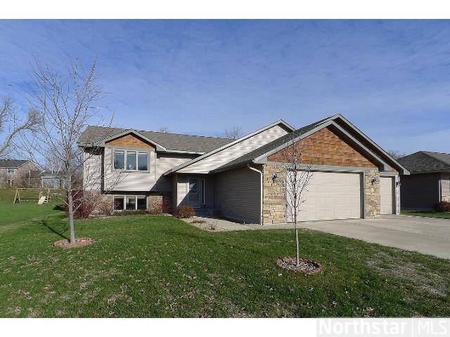 357 Devin Ln, River Falls, WI 54022 photo 1