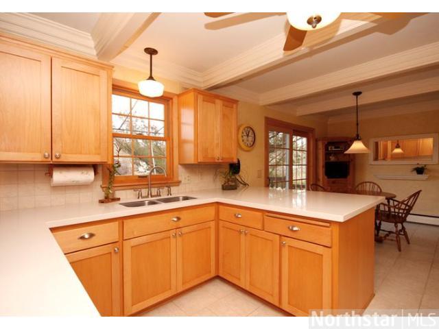 18608 Heathcote Dr, Wayzata, MN 55391 photo 6