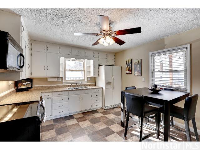 409 1st E St, Jordan, MN 55352 photo 3