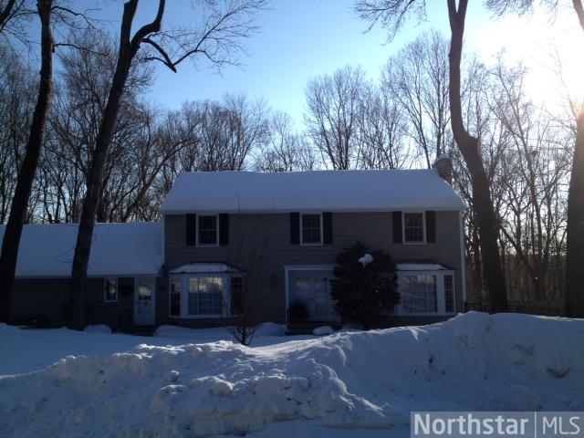 18050 Honeysuckle Ln, Wayzata, MN 55391 photo 1