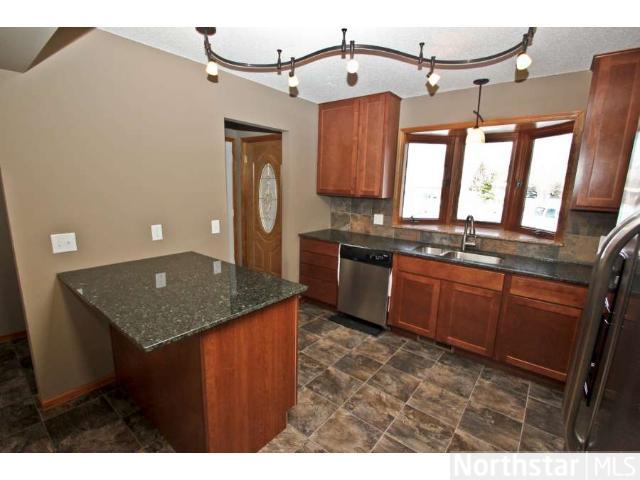 7141 116th N Pl, Champlin, MN 55316 photo 4