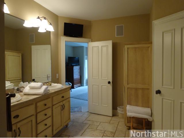 2941 Casco Point Rd, Wayzata, MN 55391 photo 7