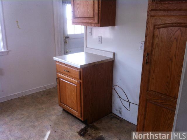 315 Bernard Se St, Willmar, MN 56201 photo 3