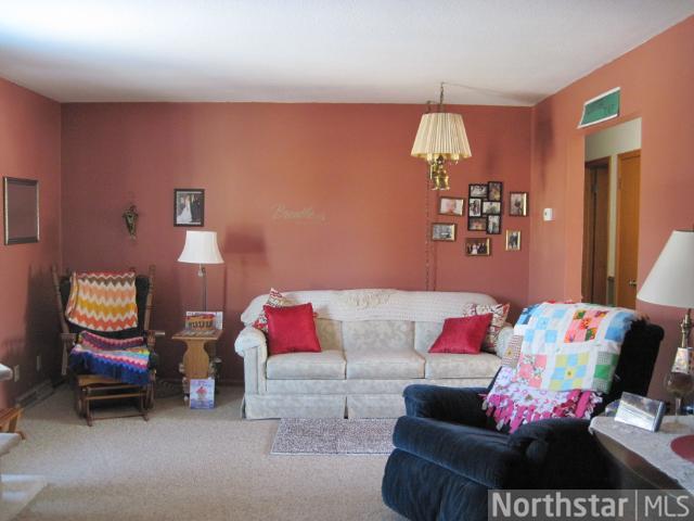 1612 11th E St, Glencoe, MN 55336 photo 3