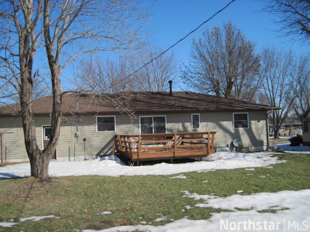 1612 11th E St, Glencoe, MN 55336 photo 2