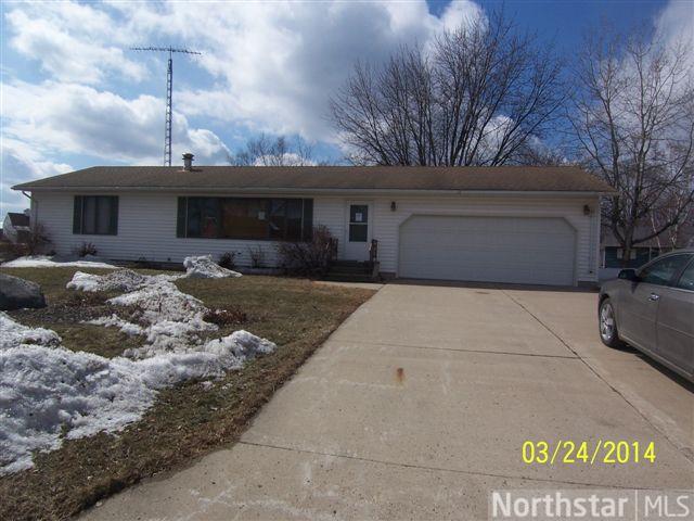 560 6th St E, Hector, MN 55342 photo 1