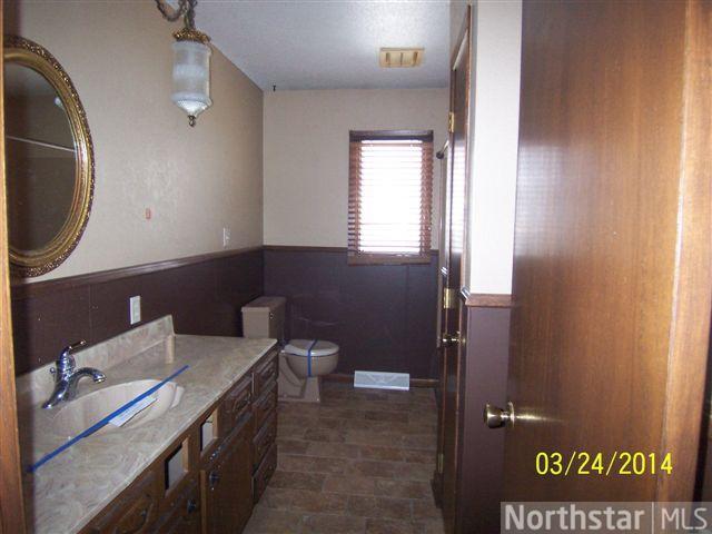 560 6th St E, Hector, MN 55342 photo 4