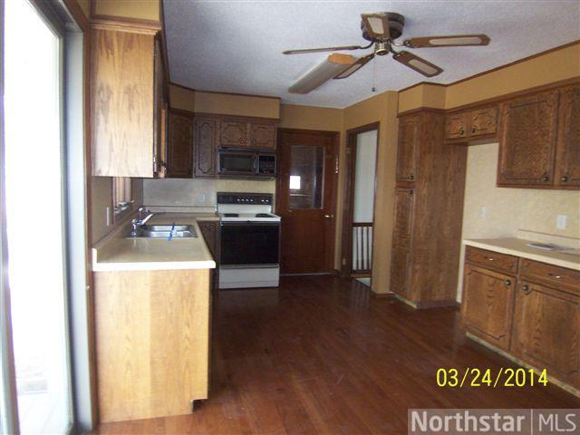560 6th St E, Hector, MN 55342 photo 8