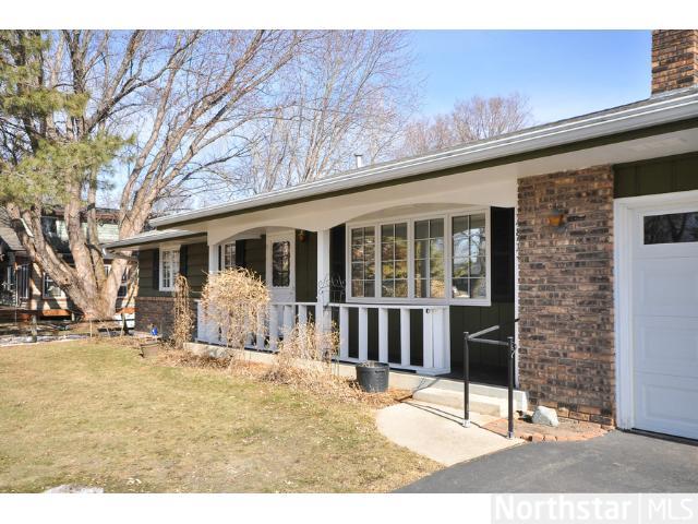 4854 Drake St, Maple Plain, MN 55359 photo 2