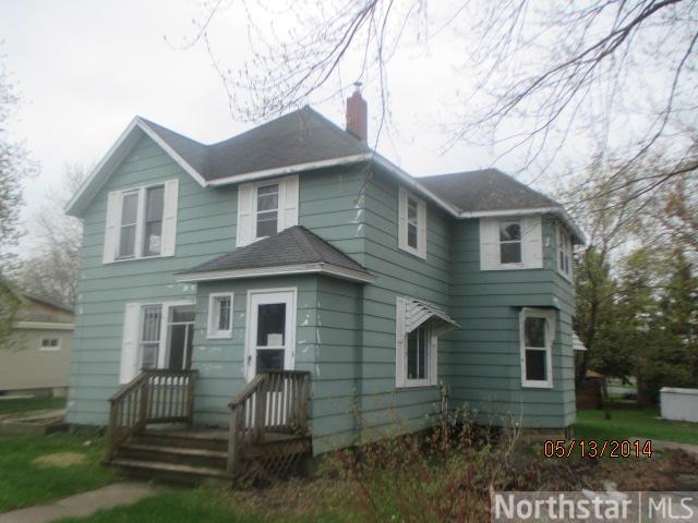 1326 Maple St, Baldwin, WI 54002 photo 2
