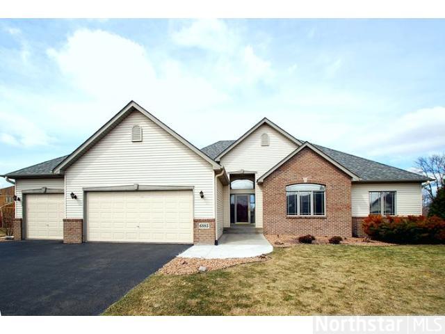 6885 Deer Ct, Hugo, MN 55038 photo 1