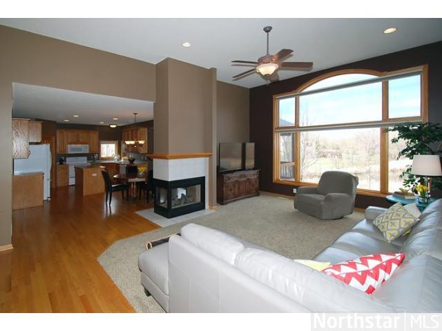 6885 Deer Ct, Hugo, MN 55038 photo 11