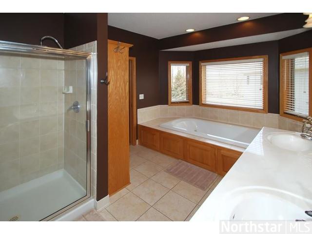 6885 Deer Ct, Hugo, MN 55038 photo 14
