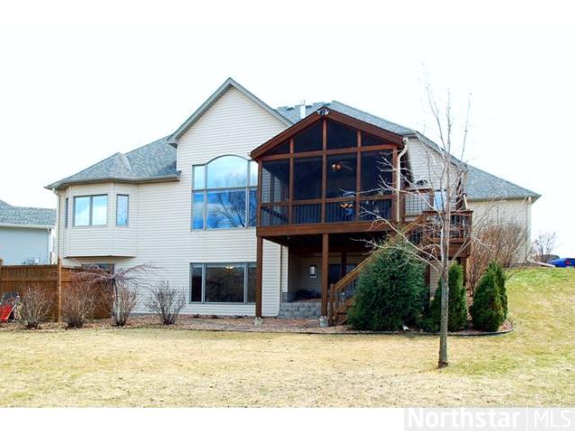 6885 Deer Ct, Hugo, MN 55038 photo 2