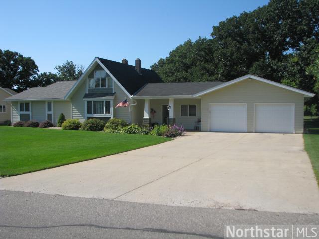 1663 48th Ave NE, Willmar, MN 56201 photo 1