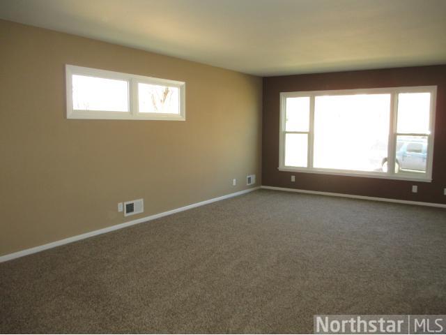 317 S 5th St, Saint Peter, MN 56082 photo 5