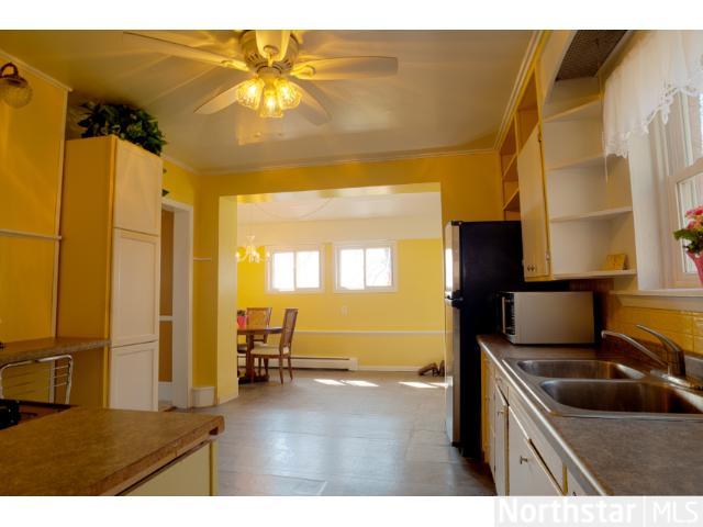 994 Walnut Ct, Chaska, MN 55318 photo 4