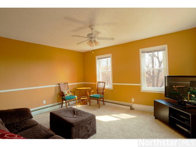 994 Walnut Ct, Chaska, MN 55318 photo 5