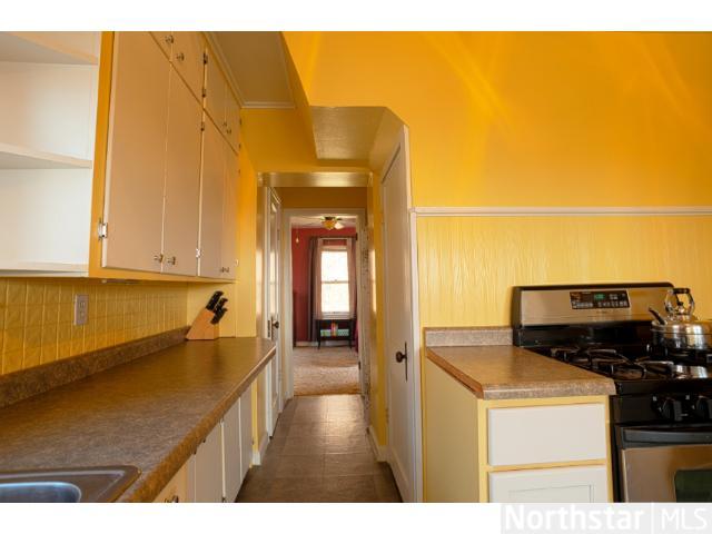 994 Walnut Ct, Chaska, MN 55318 photo 2